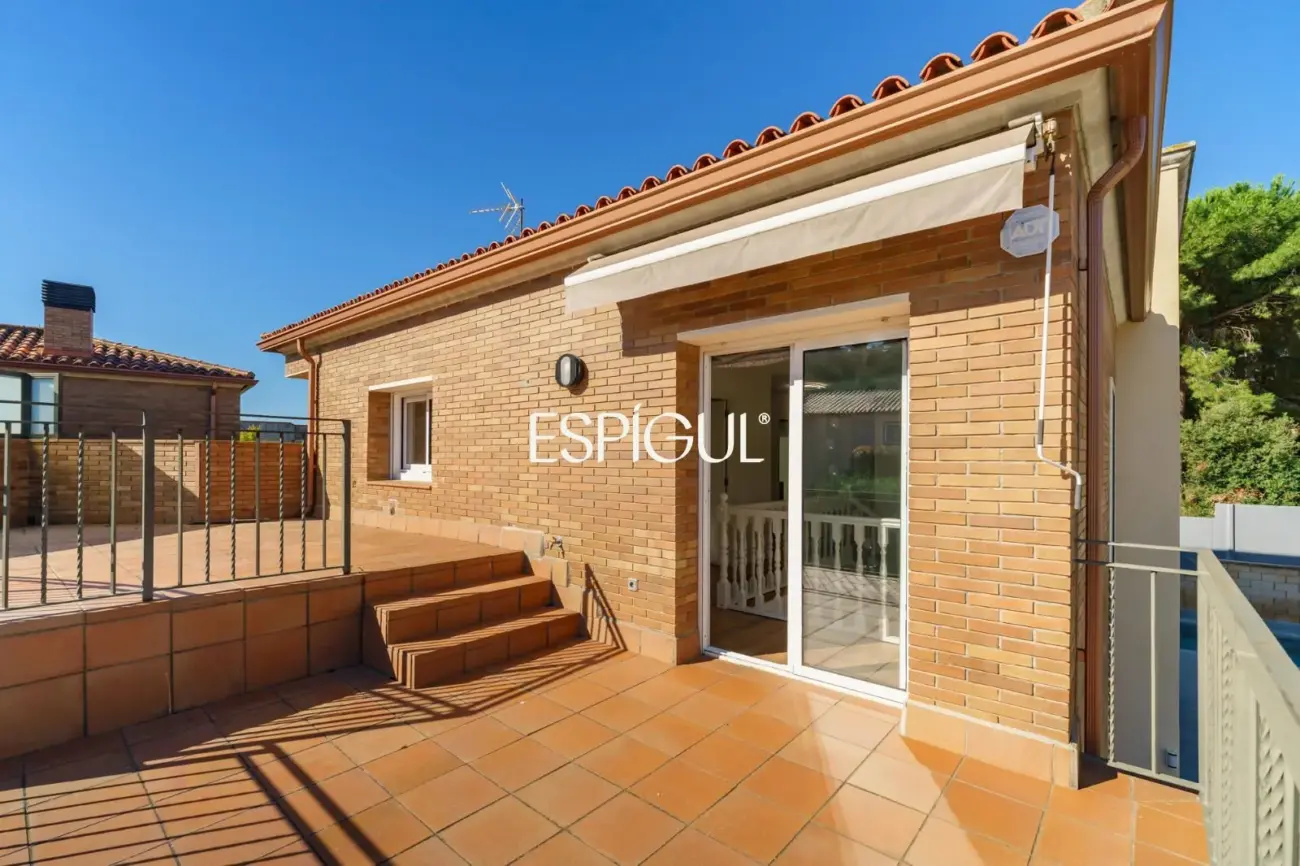 Casa totalmente refromada con piscina en Canet de mar