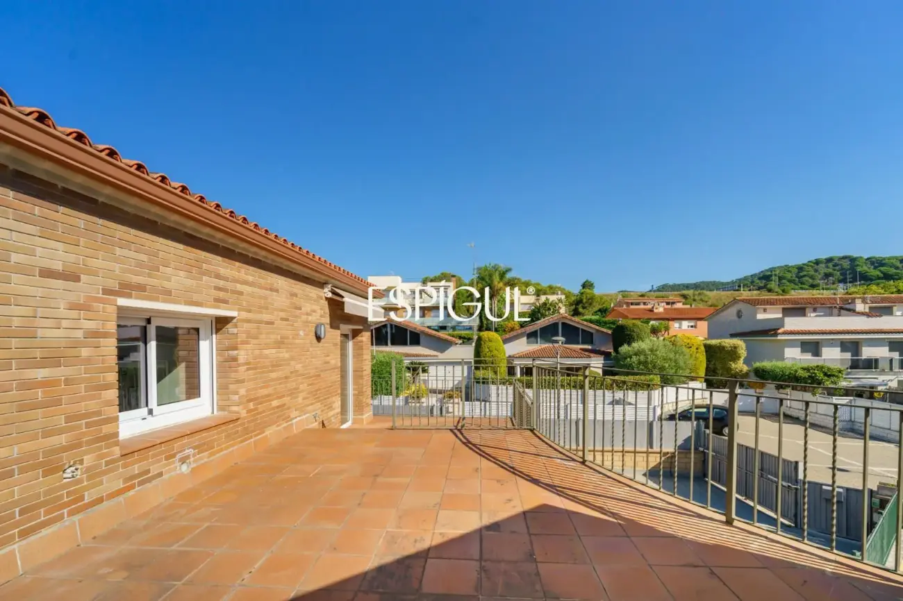 Casa totalmente refromada con piscina en Canet de mar