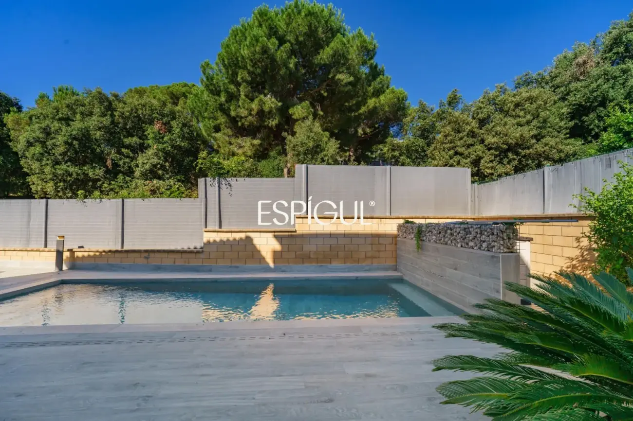 Casa totalmente refromada con piscina en Canet de mar