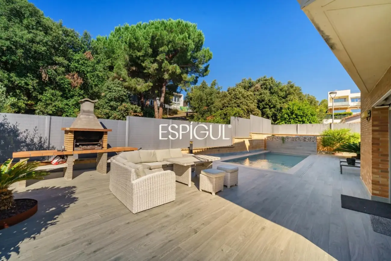 Casa totalmente refromada con piscina en Canet de mar