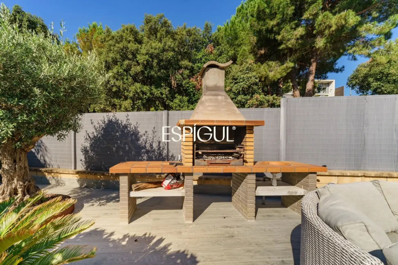 Casa totalmente refromada con piscina en Canet de mar