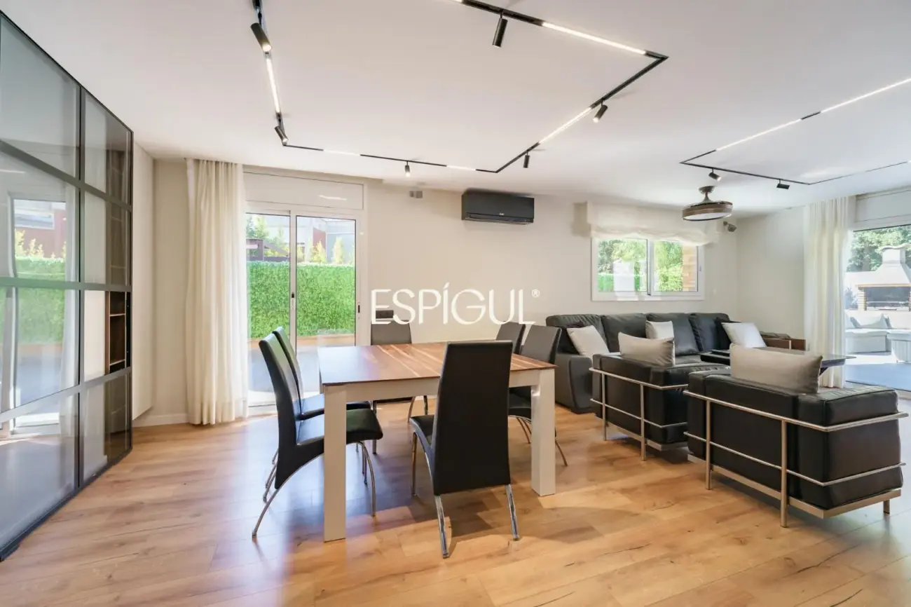 Casa totalmente refromada con piscina en Canet de mar