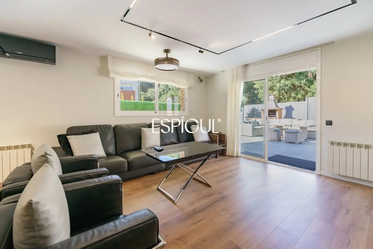 Casa totalmente refromada con piscina en Canet de mar