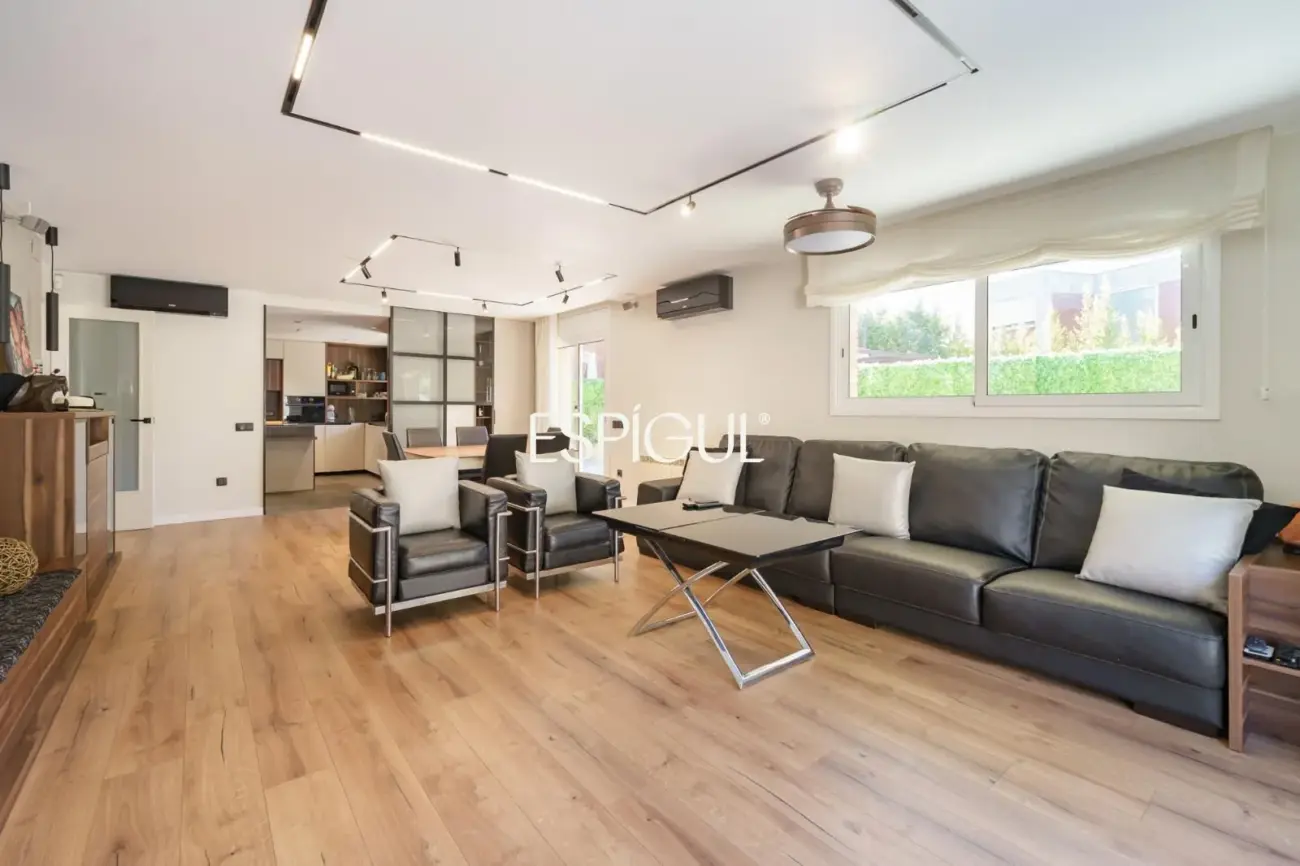 Casa totalmente refromada con piscina en Canet de mar
