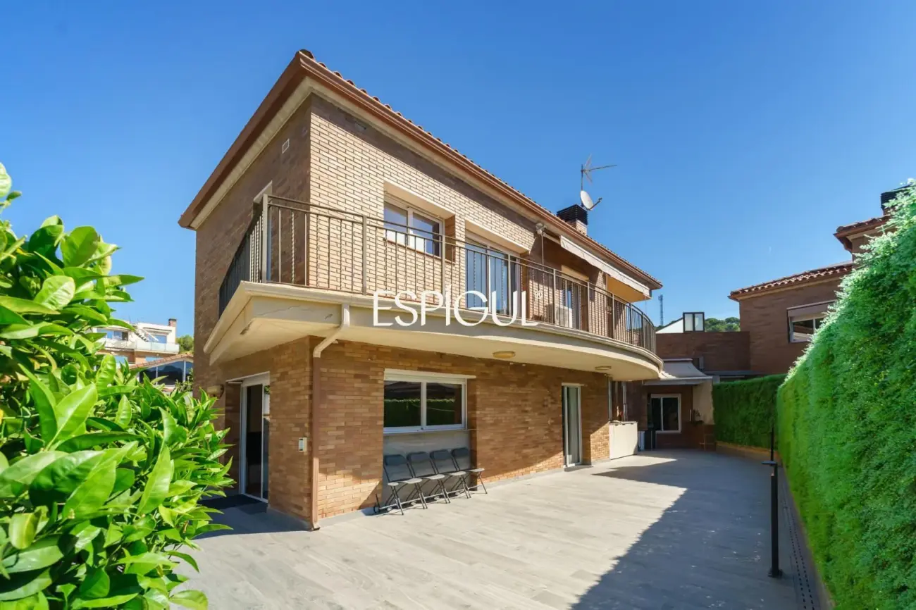 Casa totalmente refromada con piscina en Canet de mar