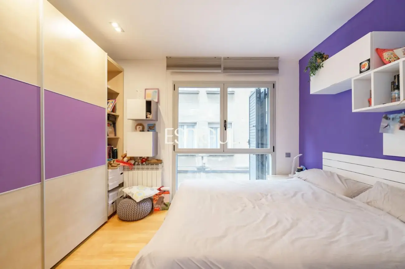 Exclusiva casa de diseño con terraza y solárium privado en el corazón de Sants