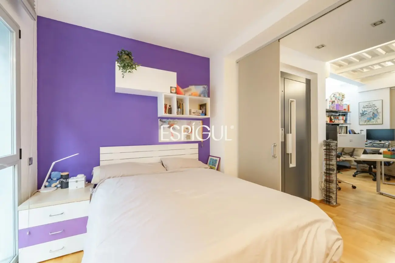 Exclusiva casa de diseño con terraza y solárium privado en el corazón de Sants