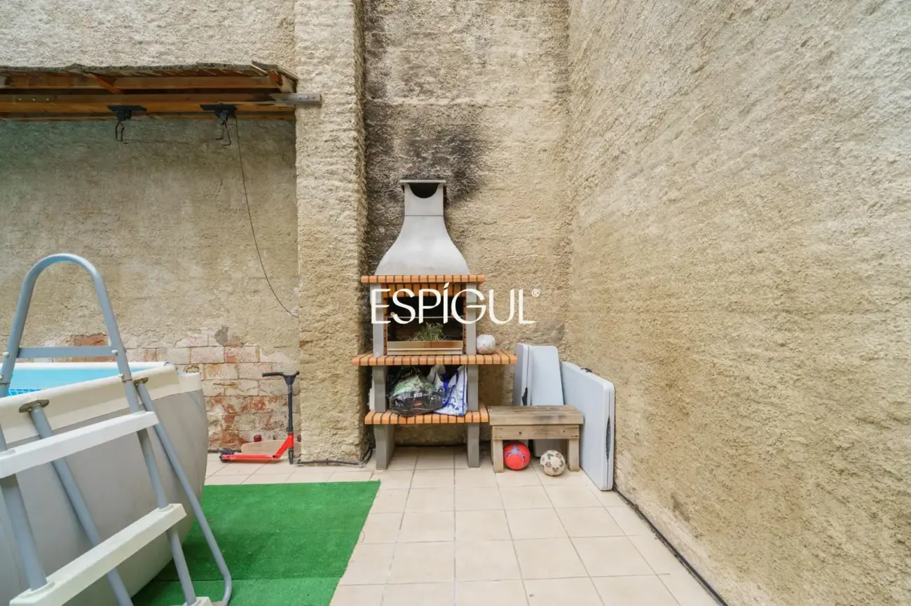 Exclusiva casa de diseño con terraza y solárium privado en el corazón de Sants