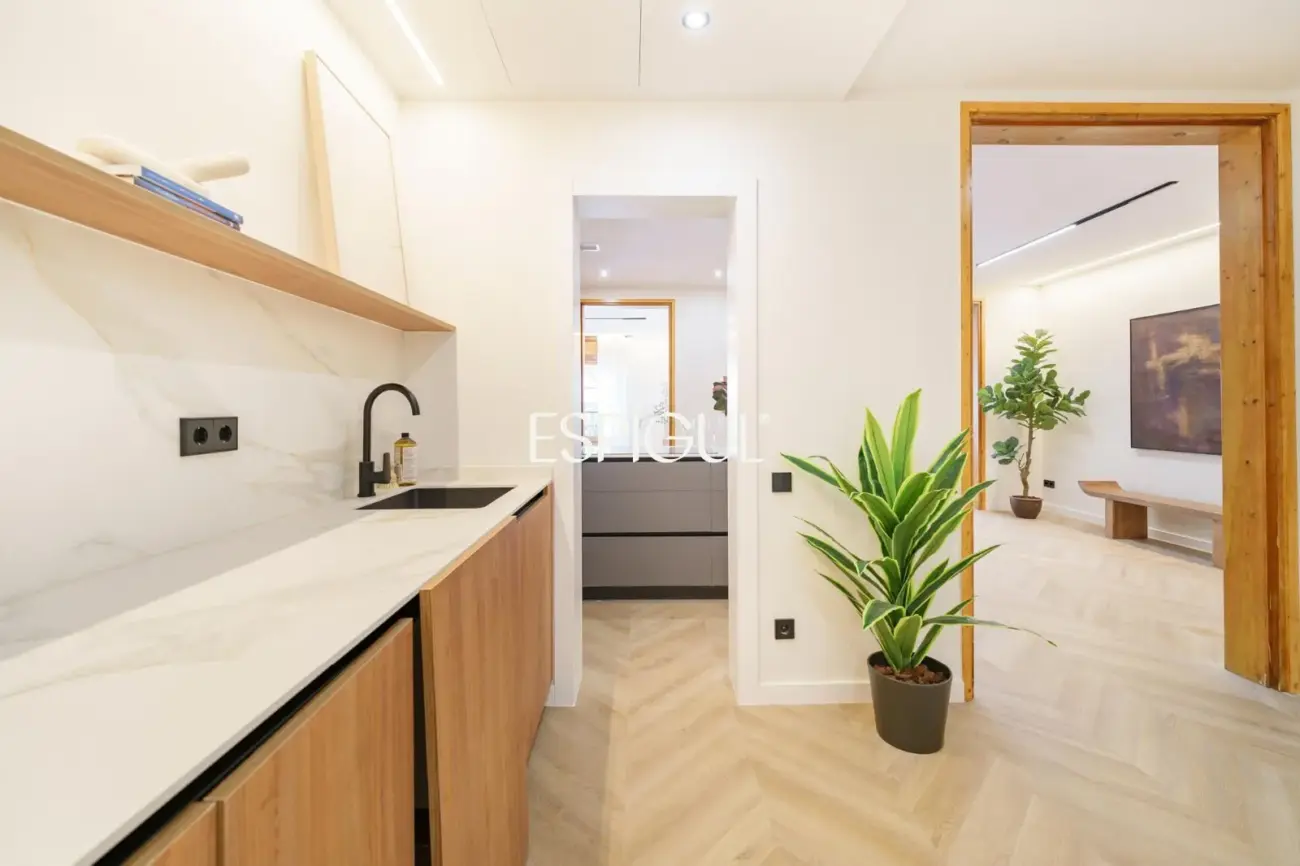 Exclusiva vivienda reformada en venta en Carrer de Muntaner