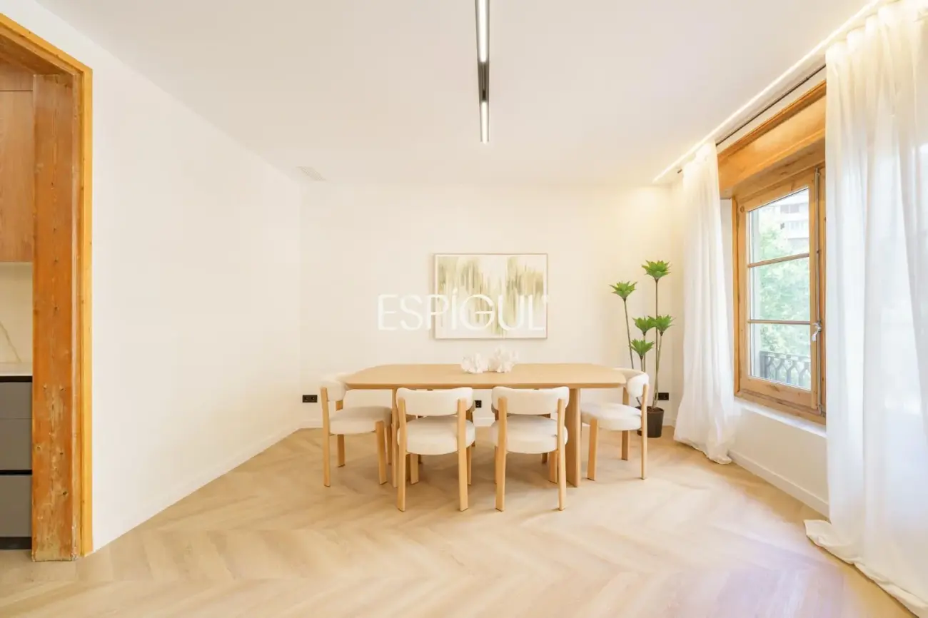 Exclusiva vivienda reformada en venta en Carrer de Muntaner