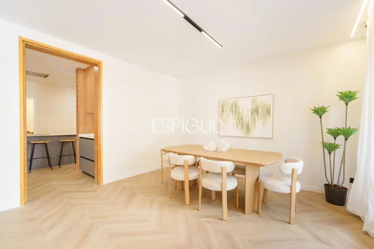 Exclusiva vivienda reformada en venta en Carrer de Muntaner