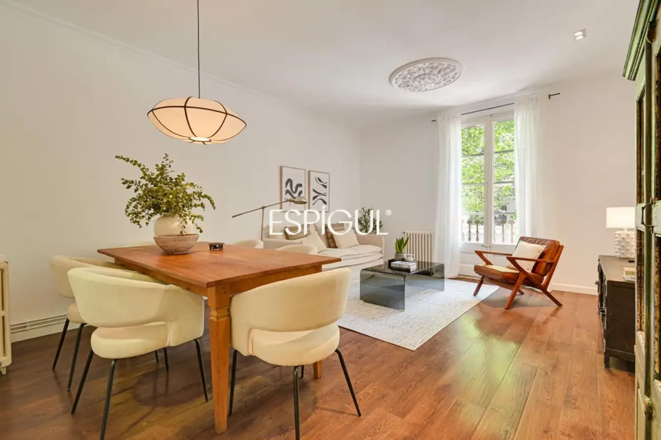 Exclusivo piso con terraza privada en Eixample – Sant Antoni