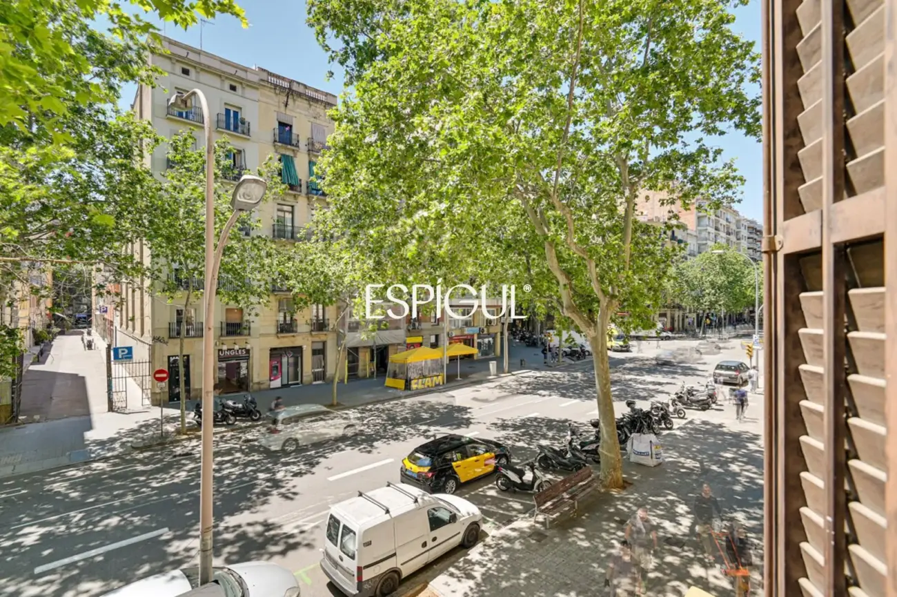 Exclusivo piso con terraza privada en Eixample – Sant Antoni