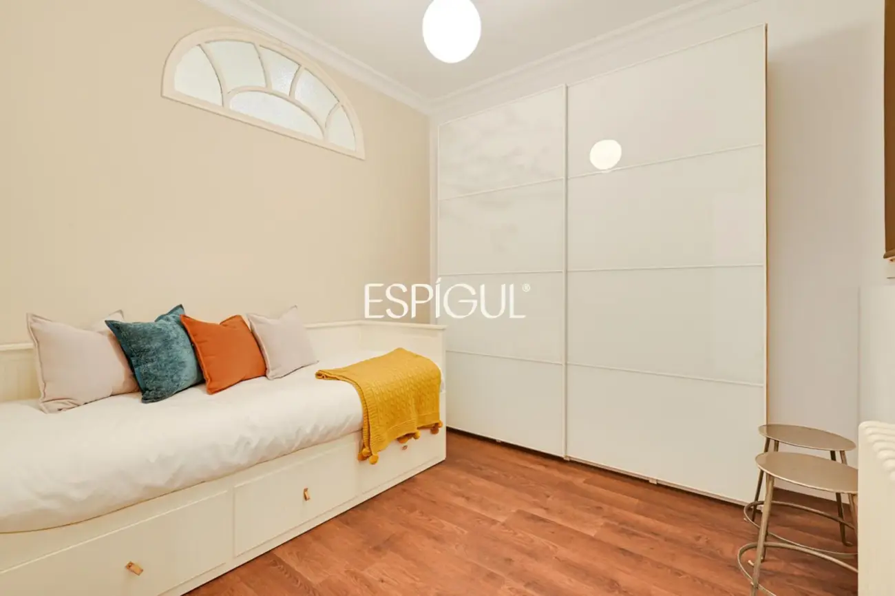 Exclusivo piso con terraza privada en Eixample – Sant Antoni
