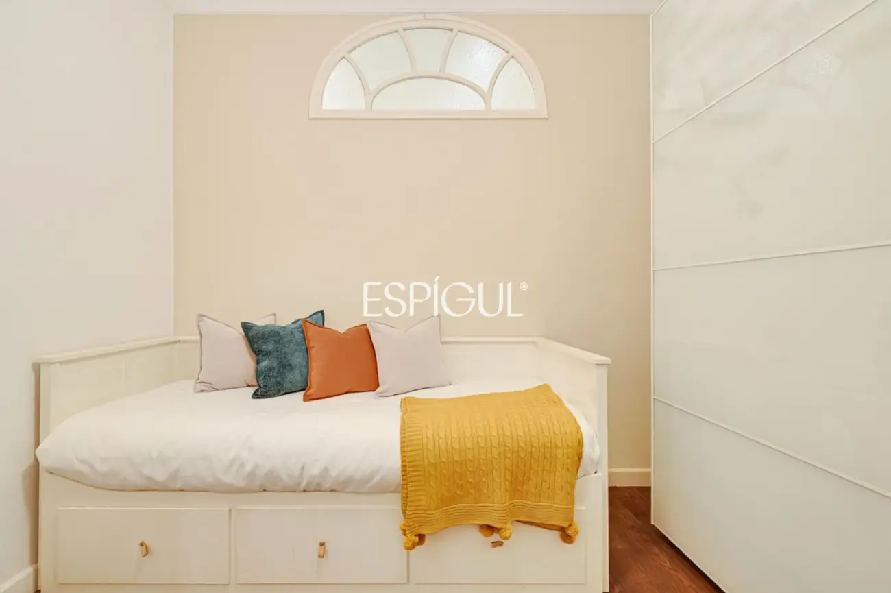 Exclusivo piso con terraza privada en Eixample – Sant Antoni