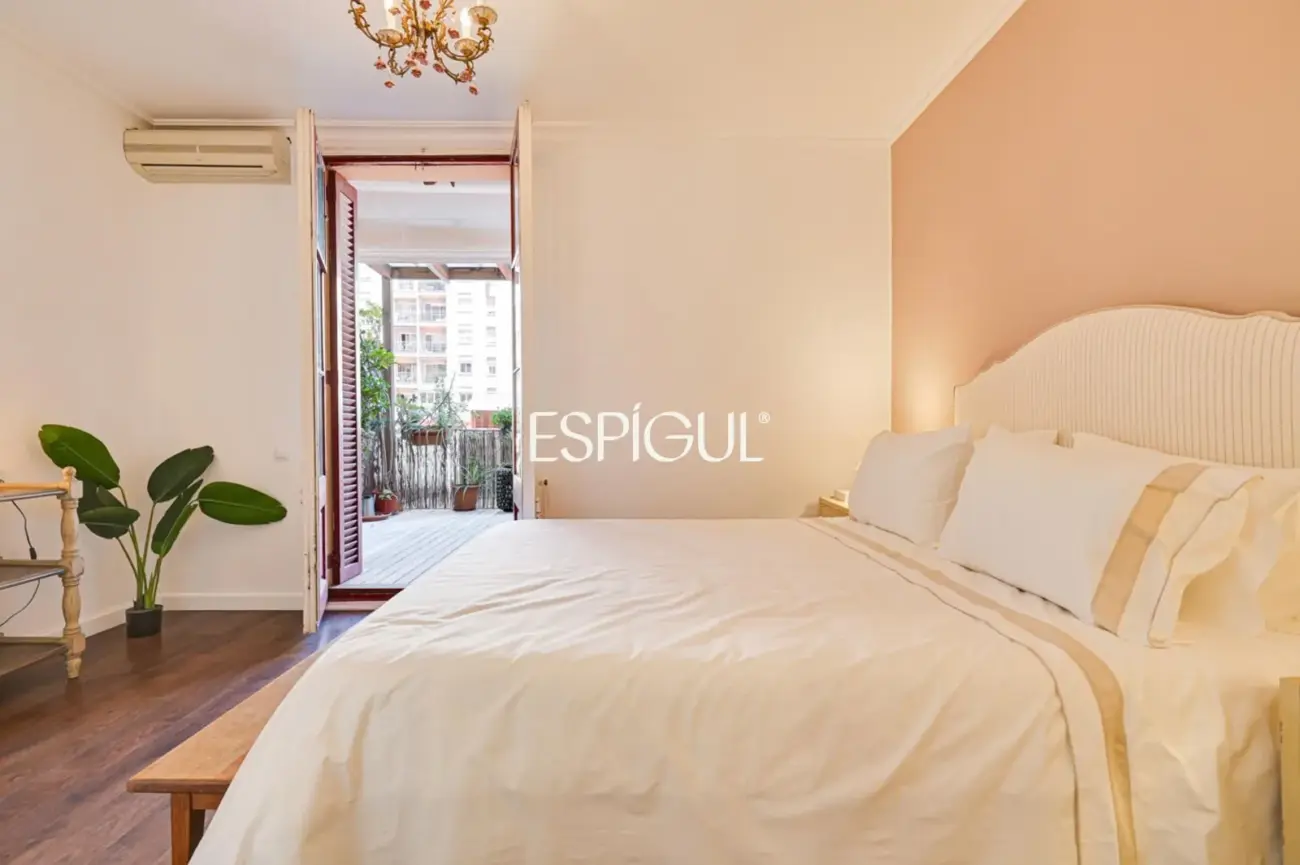 Exclusivo piso con terraza privada en Eixample – Sant Antoni