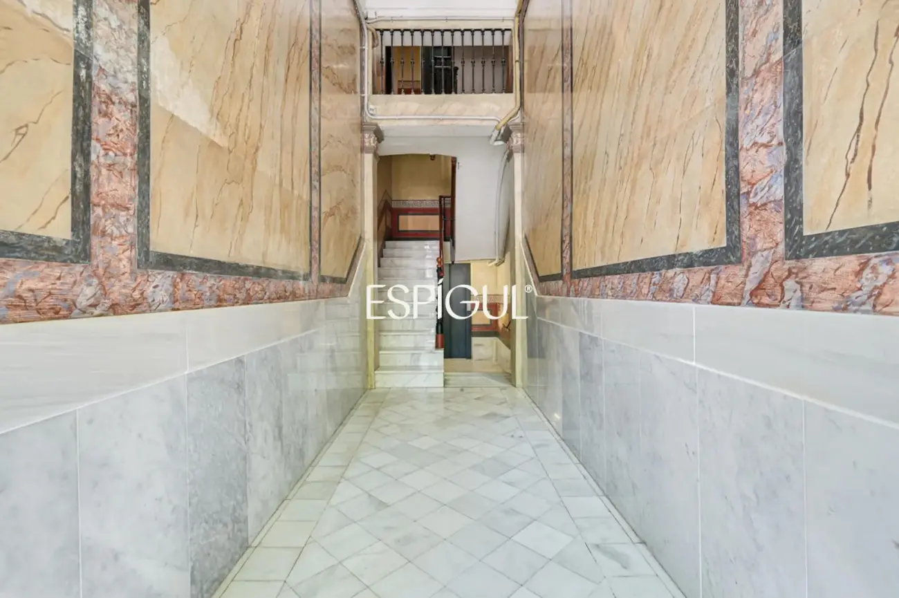 Exclusivo piso con terraza privada en Eixample – Sant Antoni
