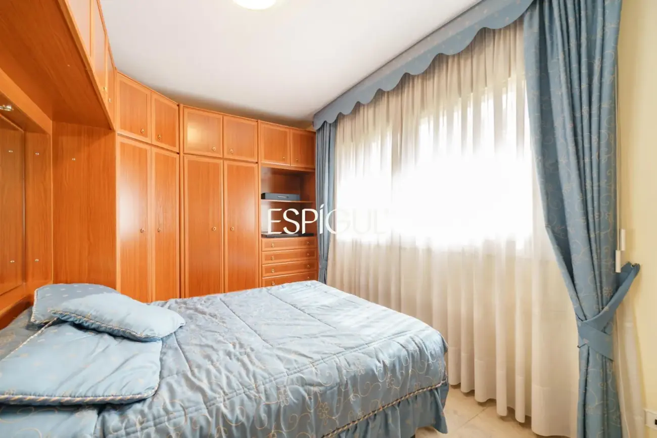 Gran casa unifamiliar con amplia parcela, piscina privada  y mucha tranquilidad en Vallromanes
