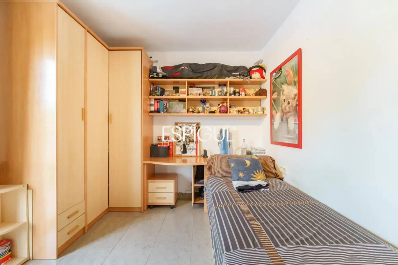Gran casa unifamiliar con amplia parcela, piscina privada  y mucha tranquilidad en Vallromanes