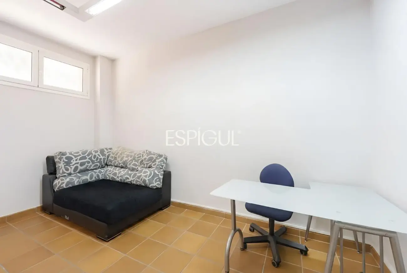 Gran casa unifamiliar con amplia parcela, piscina privada  y mucha tranquilidad en Vallromanes