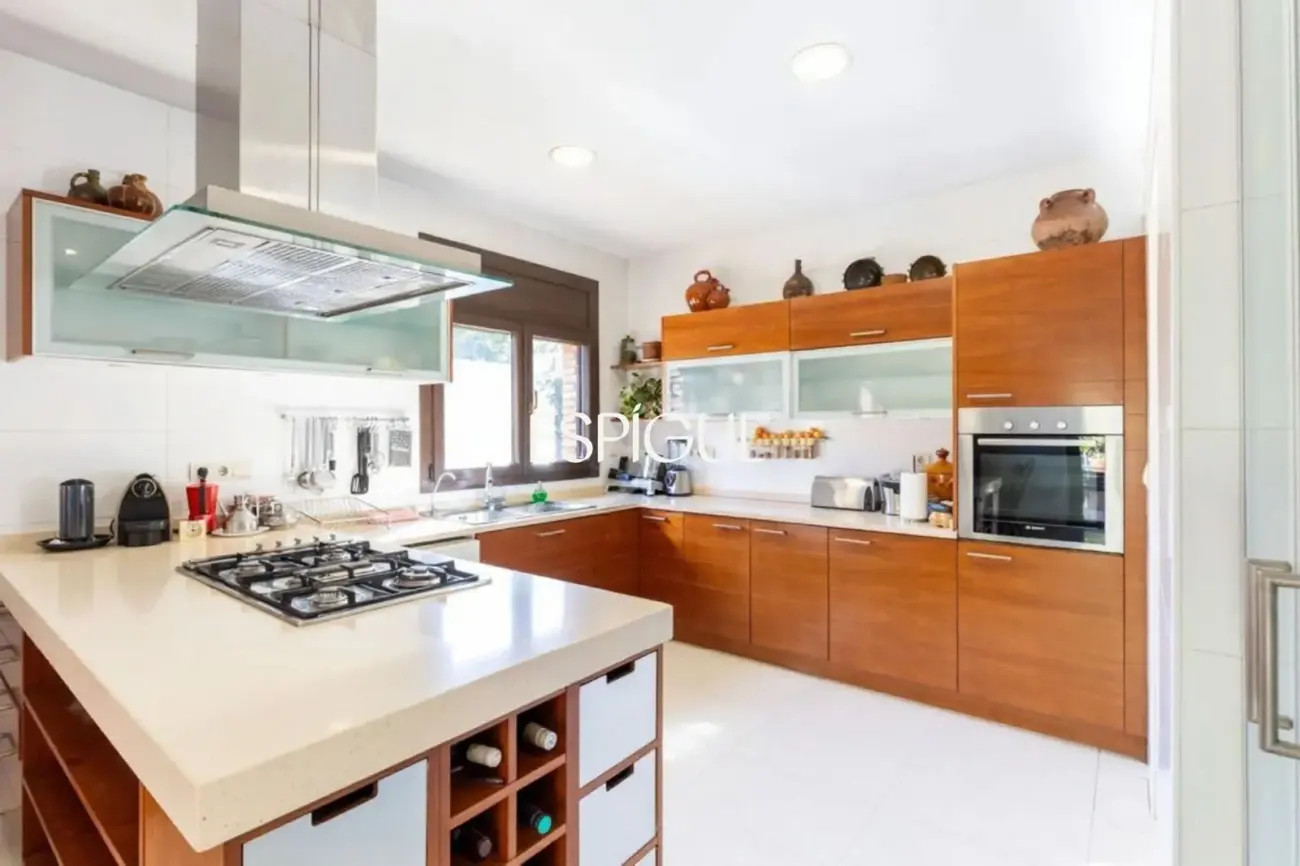 Imponente casa con piscina privada en Valldoreix