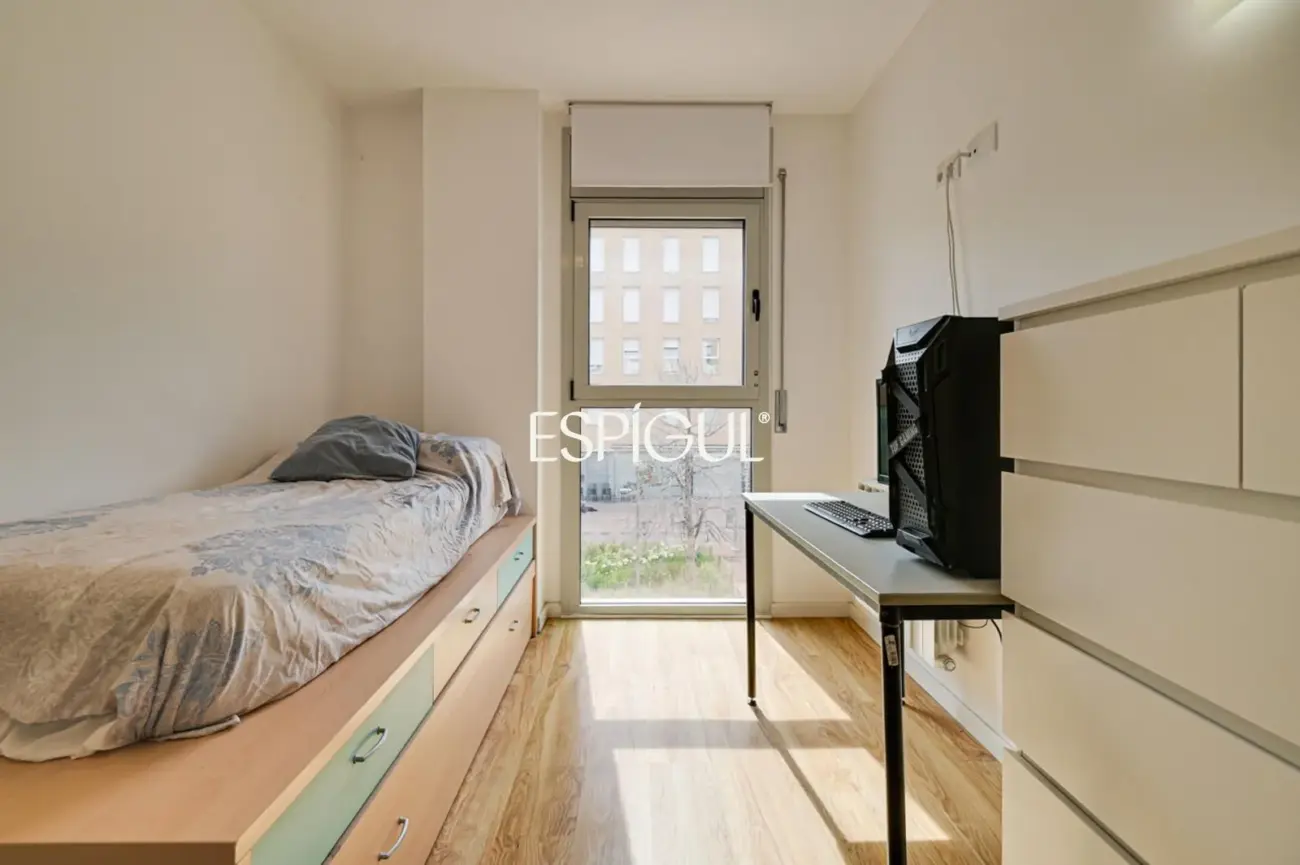 Piso alquilado de tres habitaciones