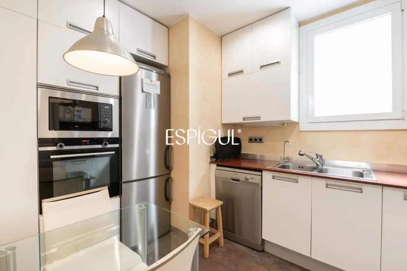 Piso alto y luminoso en finca regia de l’Antiga Esquerra de l’ Eixample