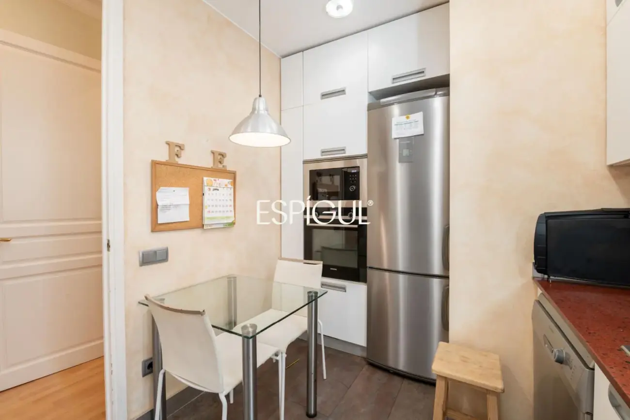 Piso alto y luminoso en finca regia de l’Antiga Esquerra de l’ Eixample