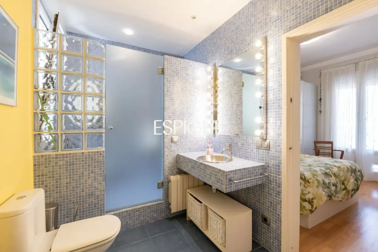 Piso alto y luminoso en finca regia de l’Antiga Esquerra de l’ Eixample