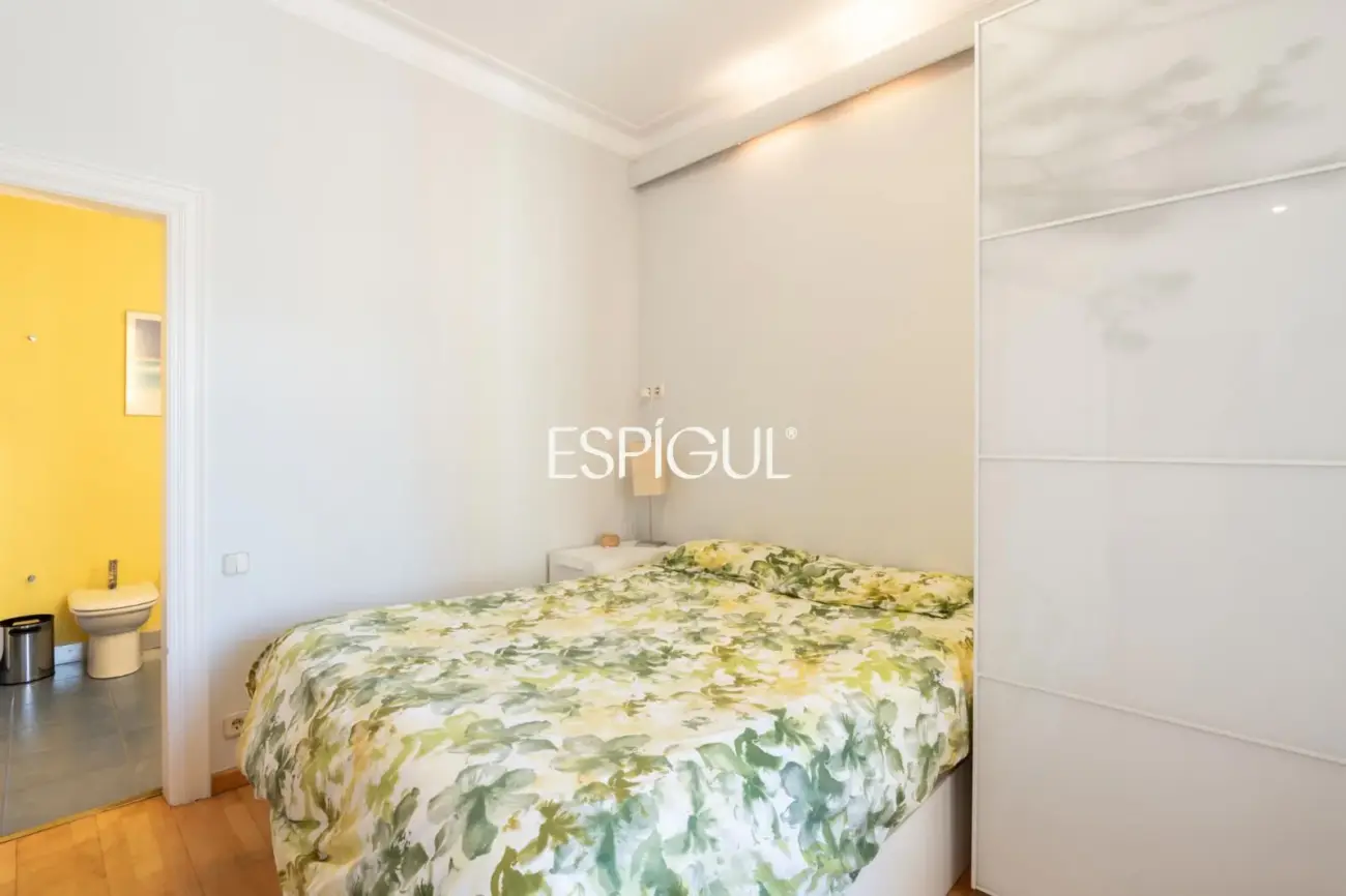 Piso alto y luminoso en finca regia de l’Antiga Esquerra de l’ Eixample