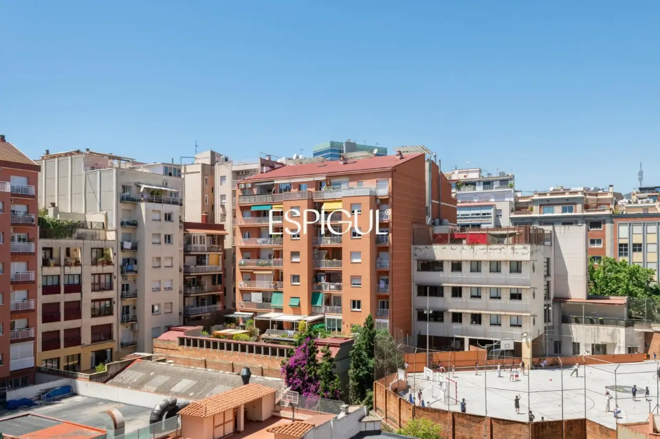 Piso alto y luminoso en finca regia de l’Antiga Esquerra de l’ Eixample