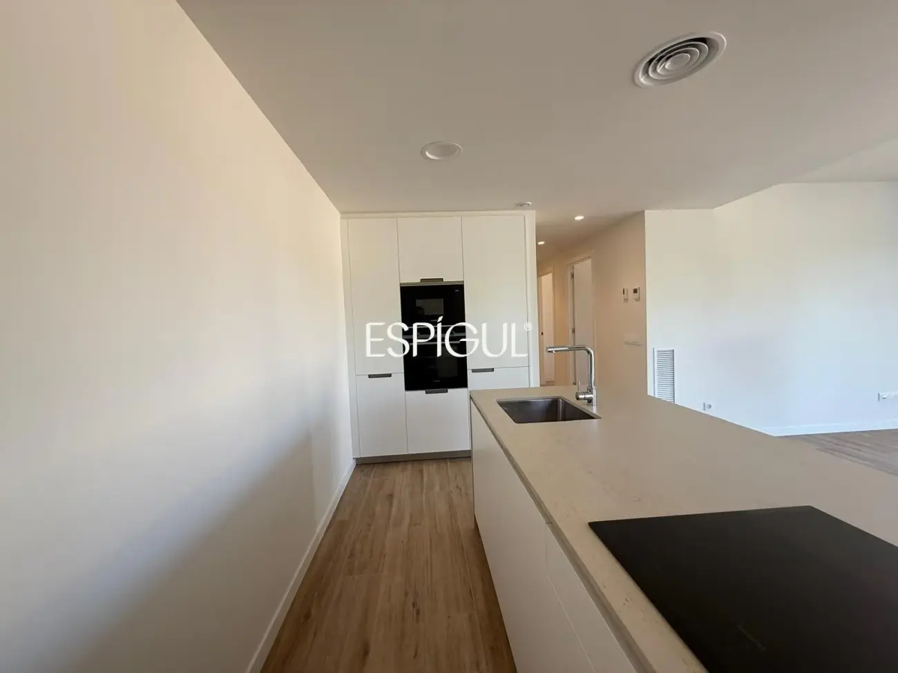 Piso en alquiler tres habitaciones en Domeny
