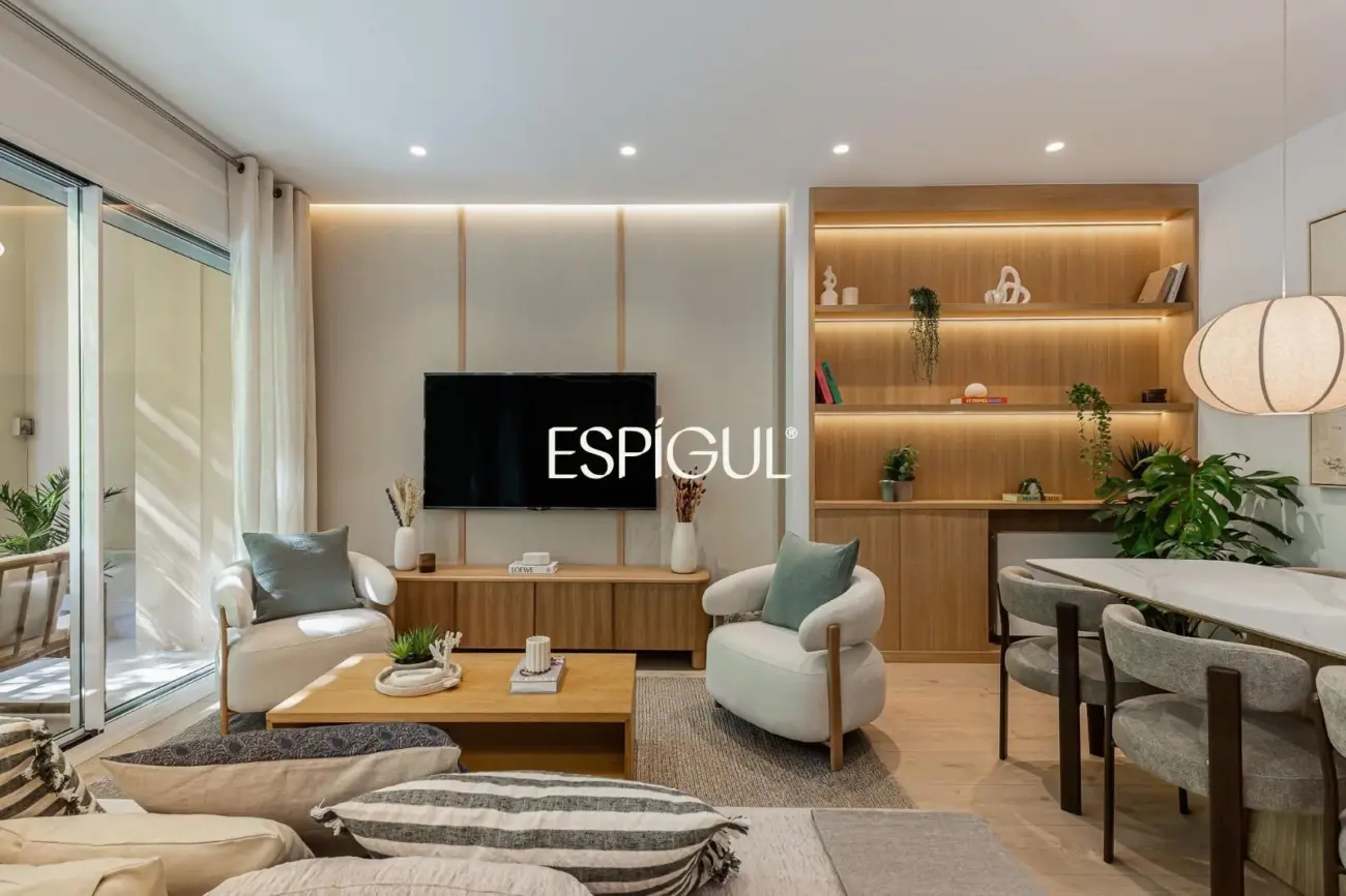 Piso en venta exterior con terraza en Calle Orense, Tetuán