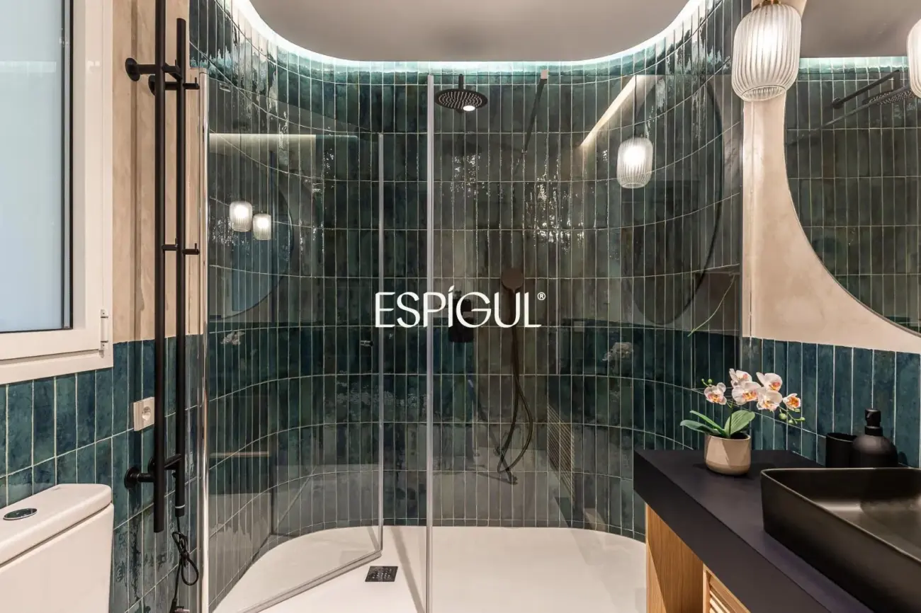 Piso en venta exterior con terraza en Calle Orense, Tetuán