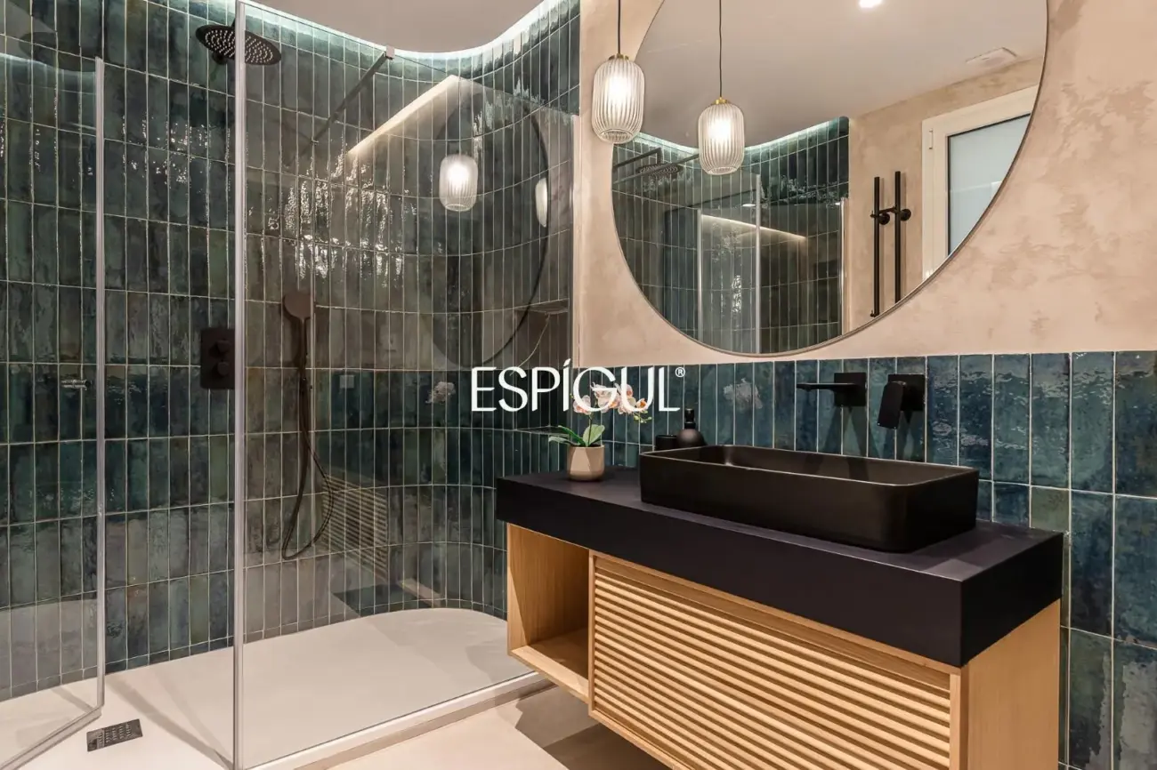 Piso en venta exterior con terraza en Calle Orense, Tetuán