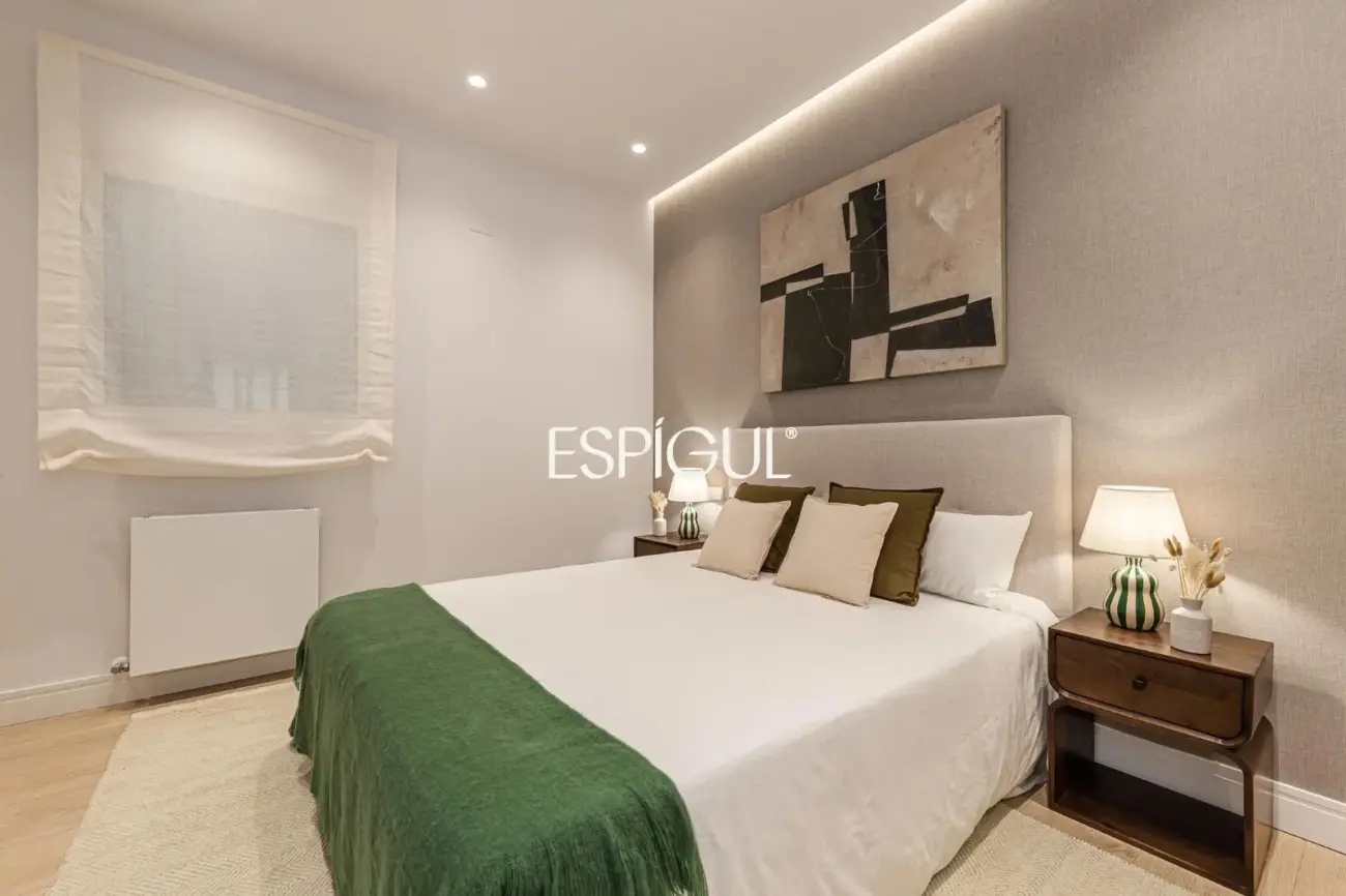 Piso en venta exterior con terraza en Calle Orense, Tetuán