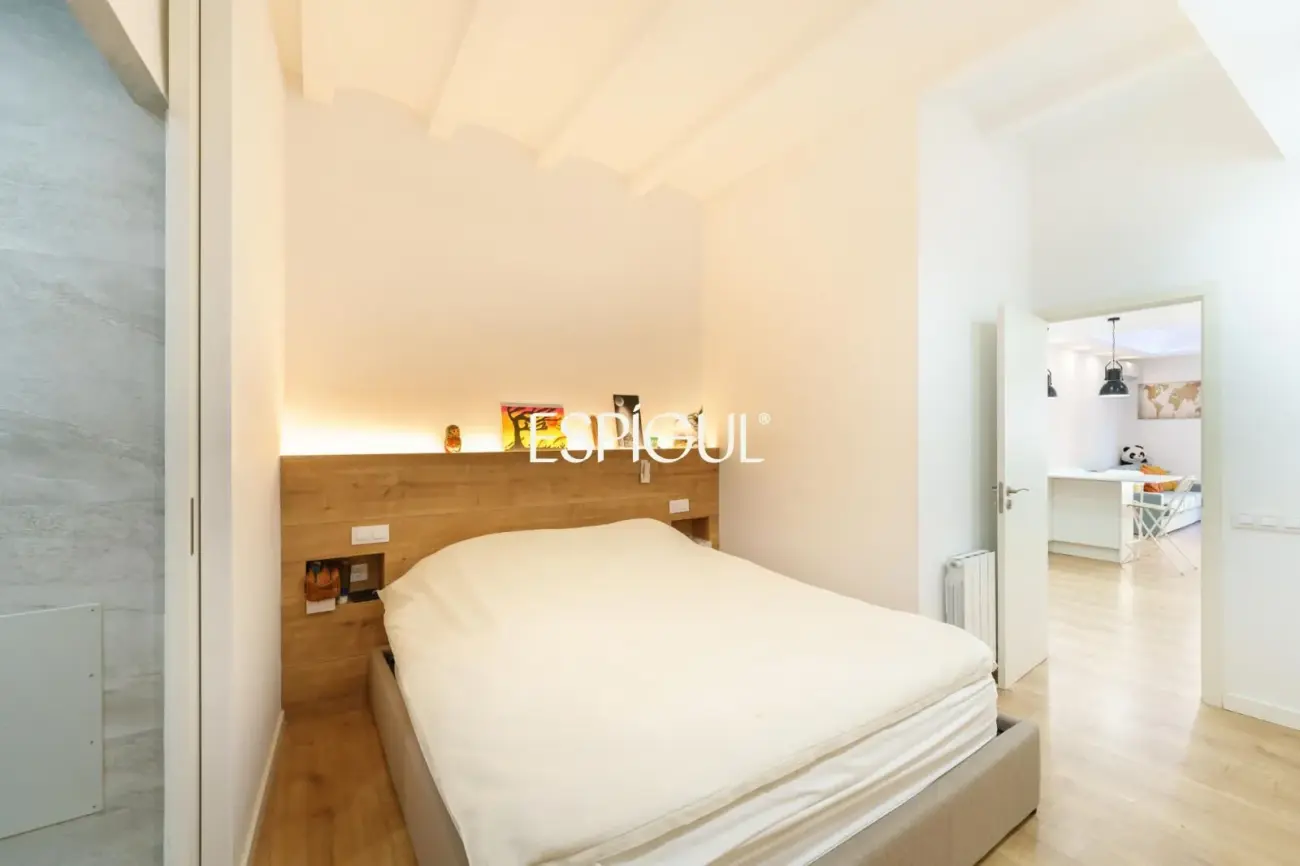 Vivienda reformada con balcón en finca regia en Sant Antoni