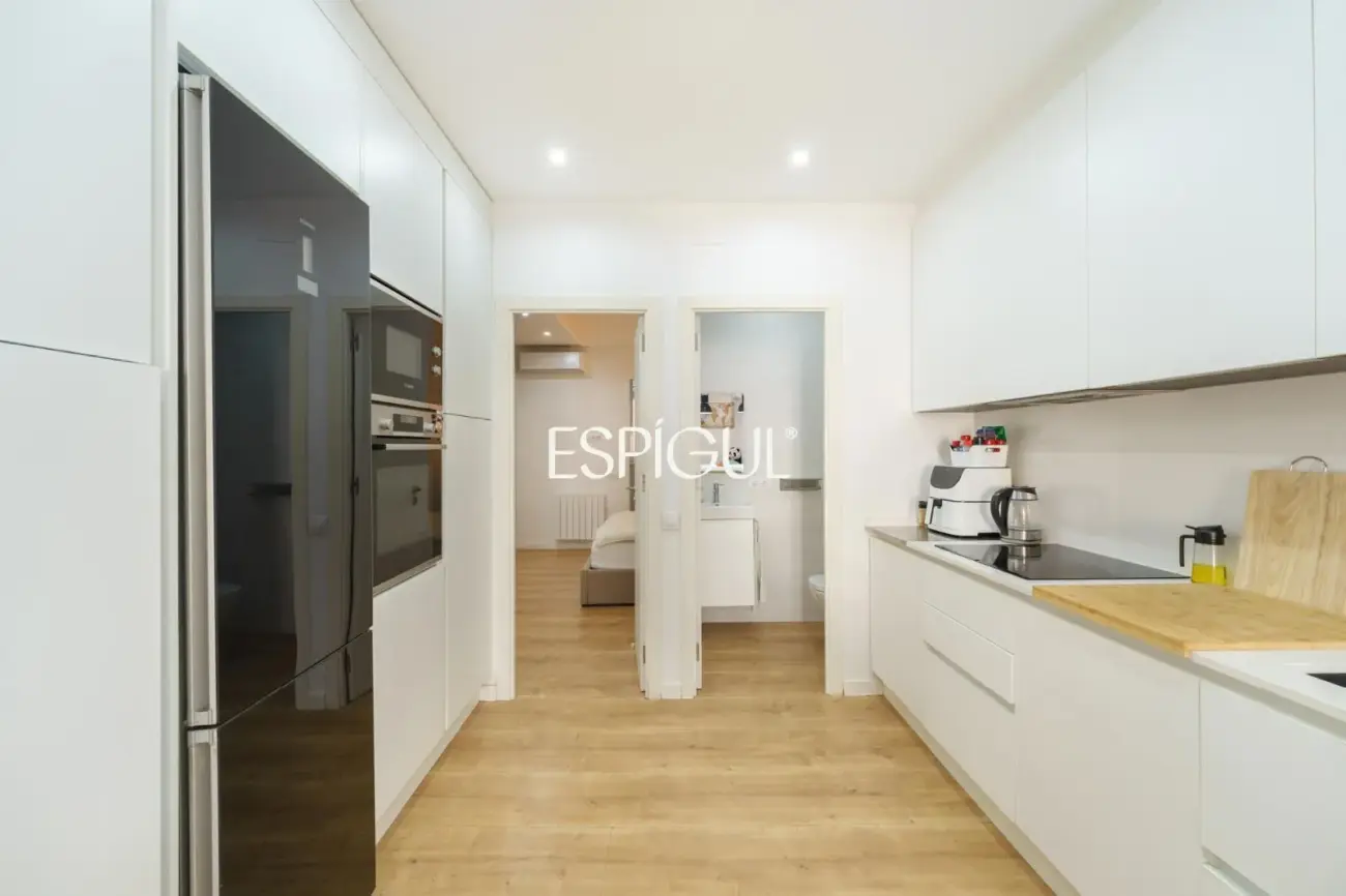 Vivienda reformada con balcón en finca regia en Sant Antoni