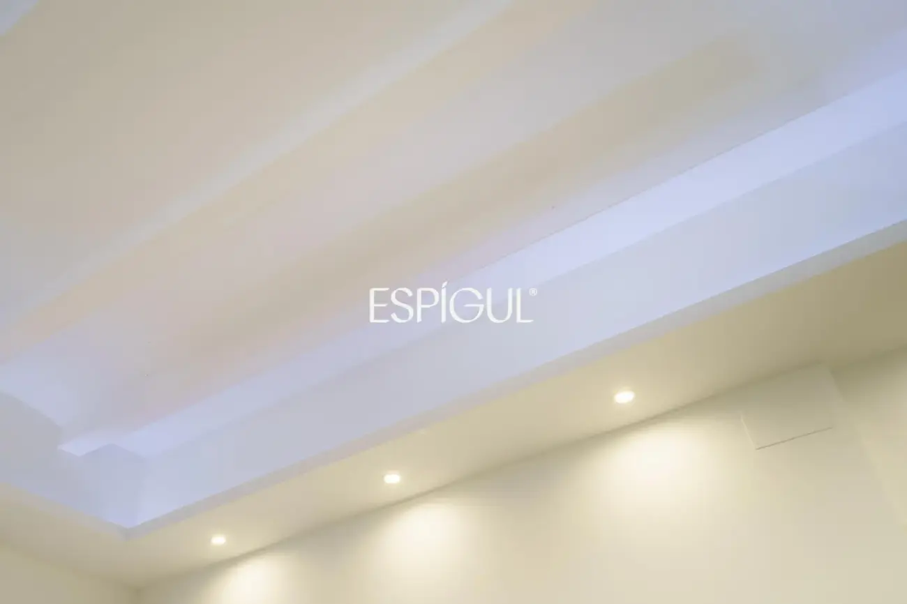 Vivienda reformada con balcón en finca regia en Sant Antoni