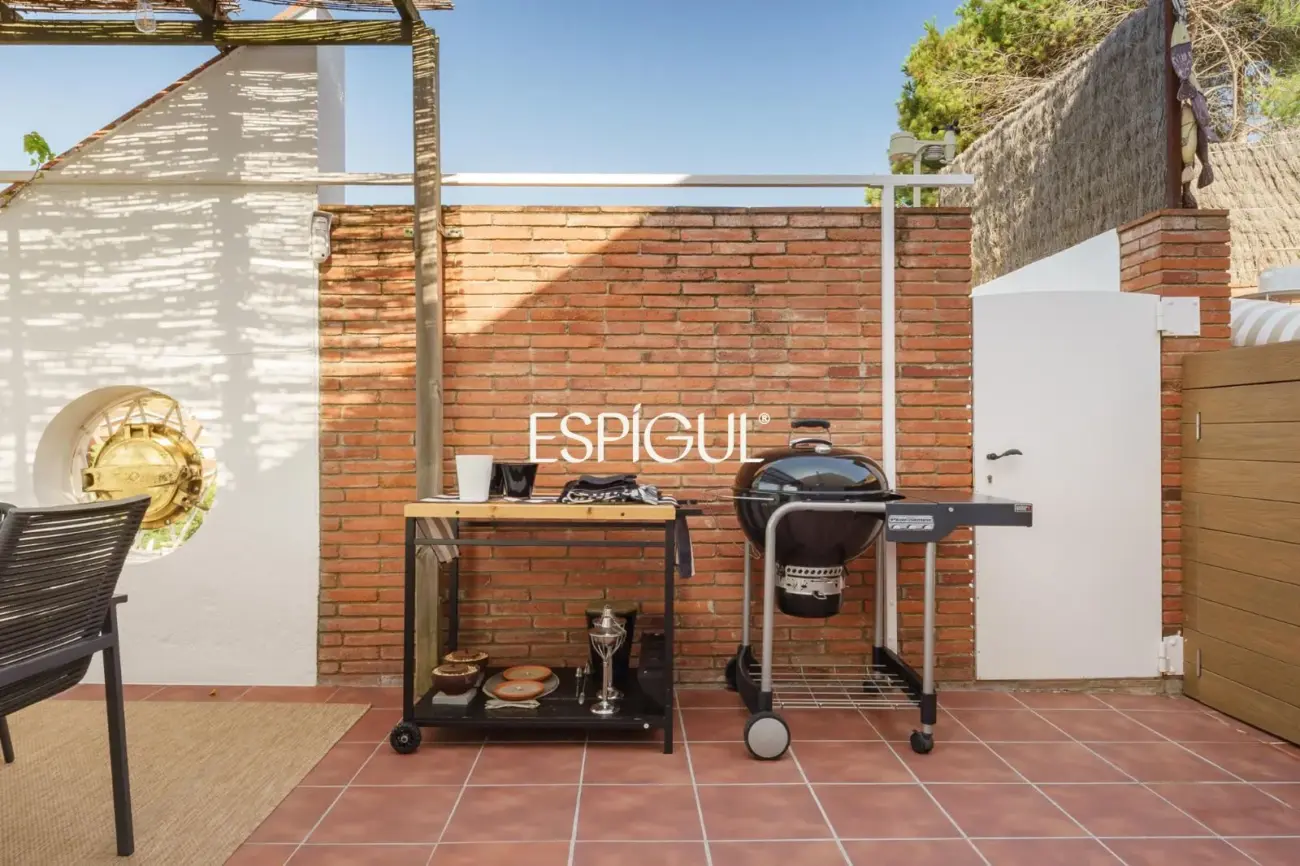 Casa d’estil mediterrani amb vistes al mar i piscina climatitzada a Sant Andreu de Llavaneres