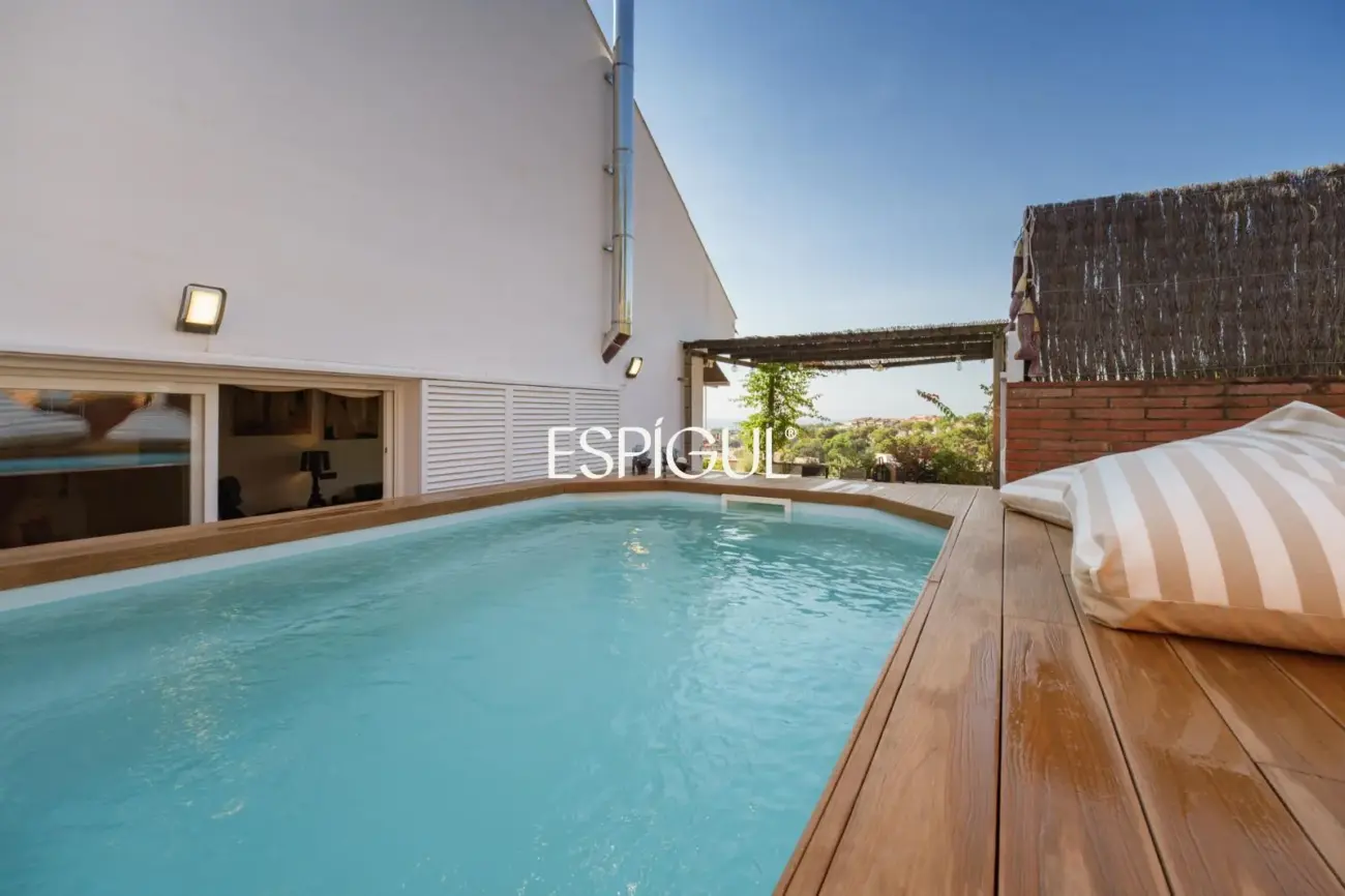 Casa d’estil mediterrani amb vistes al mar i piscina climatitzada a Sant Andreu de Llavaneres