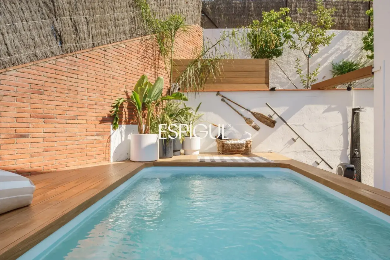 Casa d’estil mediterrani amb vistes al mar i piscina climatitzada a Sant Andreu de Llavaneres