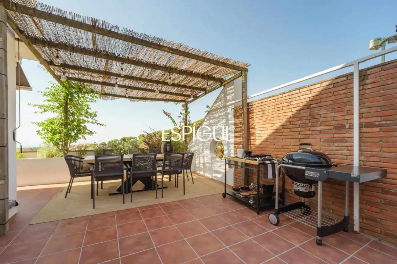 Casa d’estil mediterrani amb vistes al mar i piscina climatitzada a Sant Andreu de Llavaneres