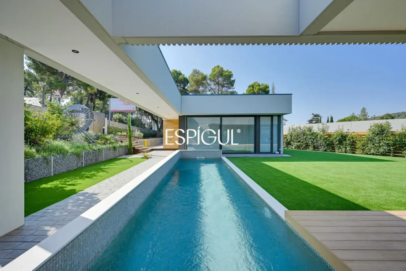Chalet de obra nueva en venta en Matadepera