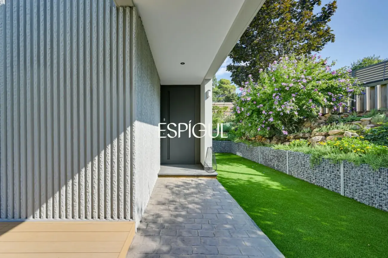 Chalet de obra nueva en venta en Matadepera