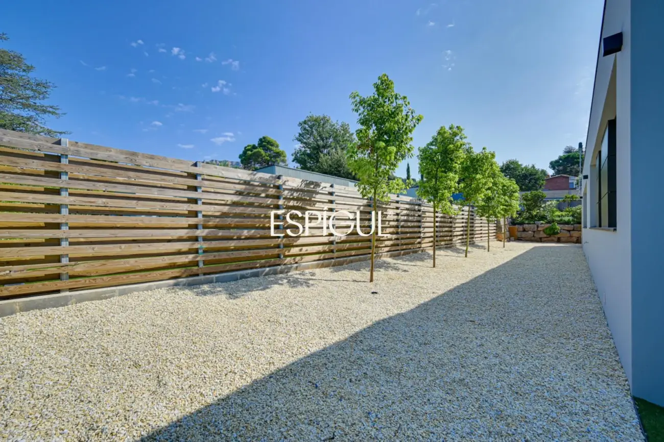 Chalet de obra nueva en venta en Matadepera