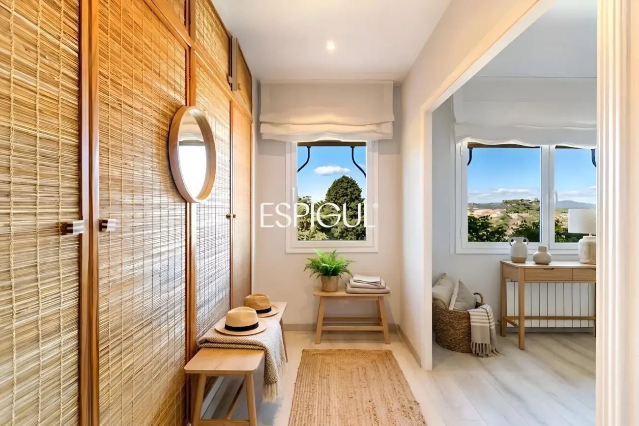 Maison mitoyenne exclusive en vente dans l&rsquo;Eixample de Sant Cugat del Vallès