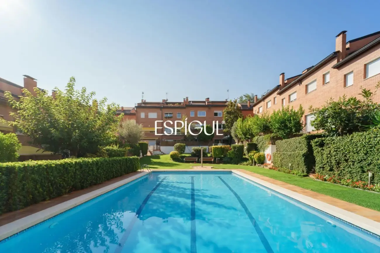 Maison mitoyenne exclusive en vente dans l&rsquo;Eixample de Sant Cugat del Vallès
