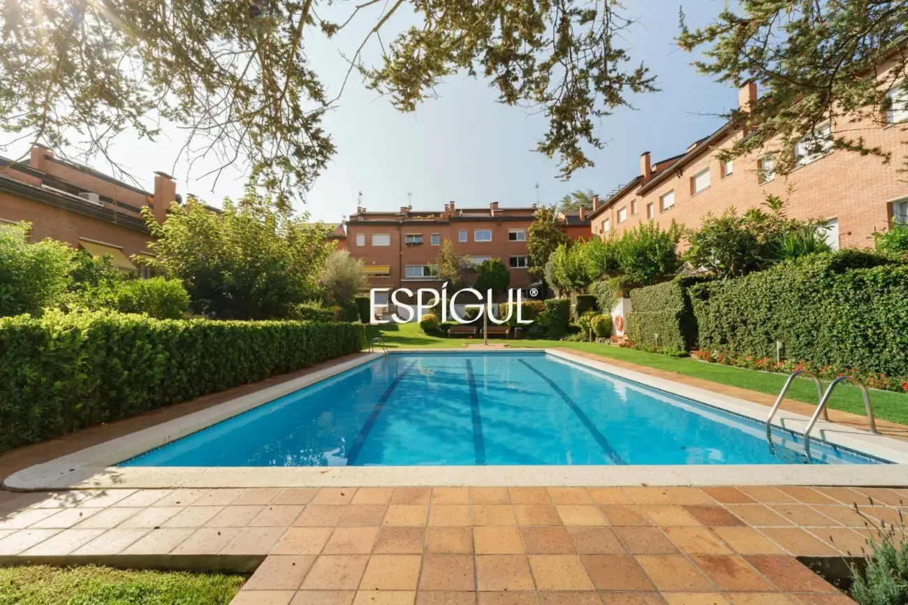 Maison mitoyenne exclusive en vente dans l&rsquo;Eixample de Sant Cugat del Vallès