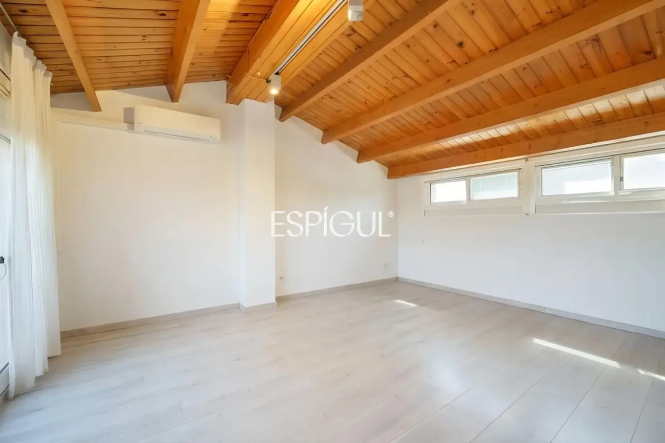 Maison mitoyenne exclusive en vente dans l&rsquo;Eixample de Sant Cugat del Vallès